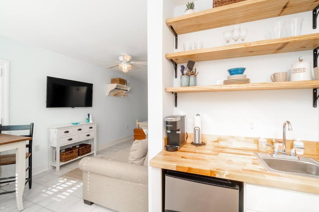 Why Knot Getaway...Rooftop With Waterview! Unit D Beaufort Exterior photo